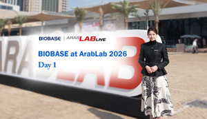 1026迪拜Arablab展会首日.jpg